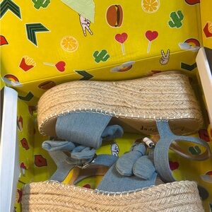 New lemon 🍋 Drop Bow Blue denim Espadrille platform Sandals 7.5 in Box